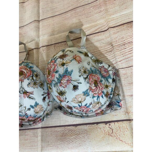 Victoria Secret Women's Underwired Lightly Padded Bra - 38DDD - Picture 3 of 13